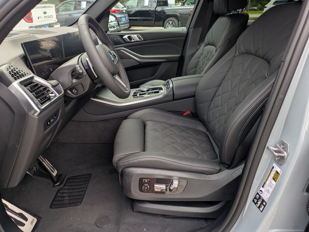 New 2026 Brooklyn Grey Metallic BMW M60i image 12