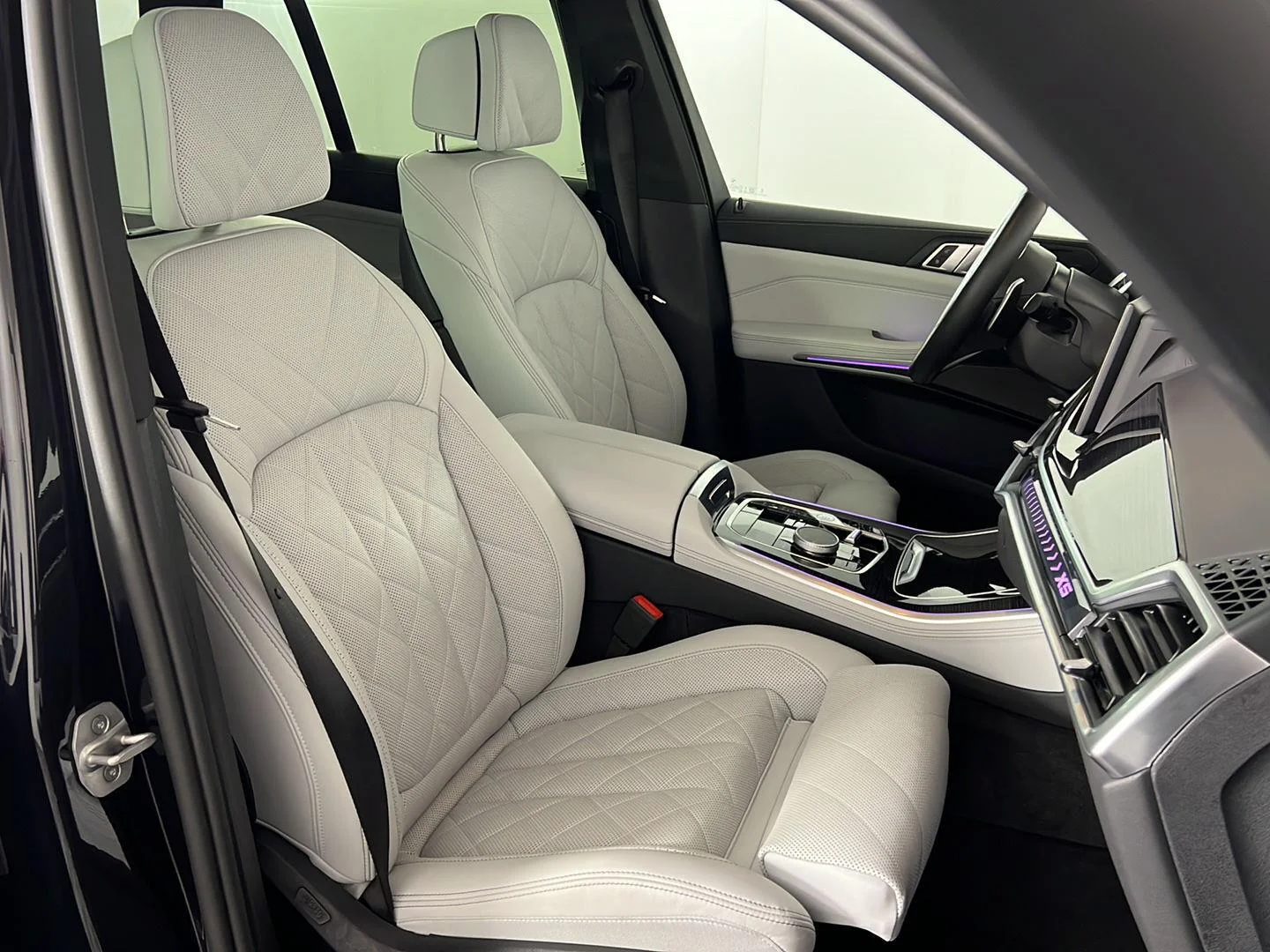 Used 2026 Black Sapphire Metallic BMW xDrive40i image 24