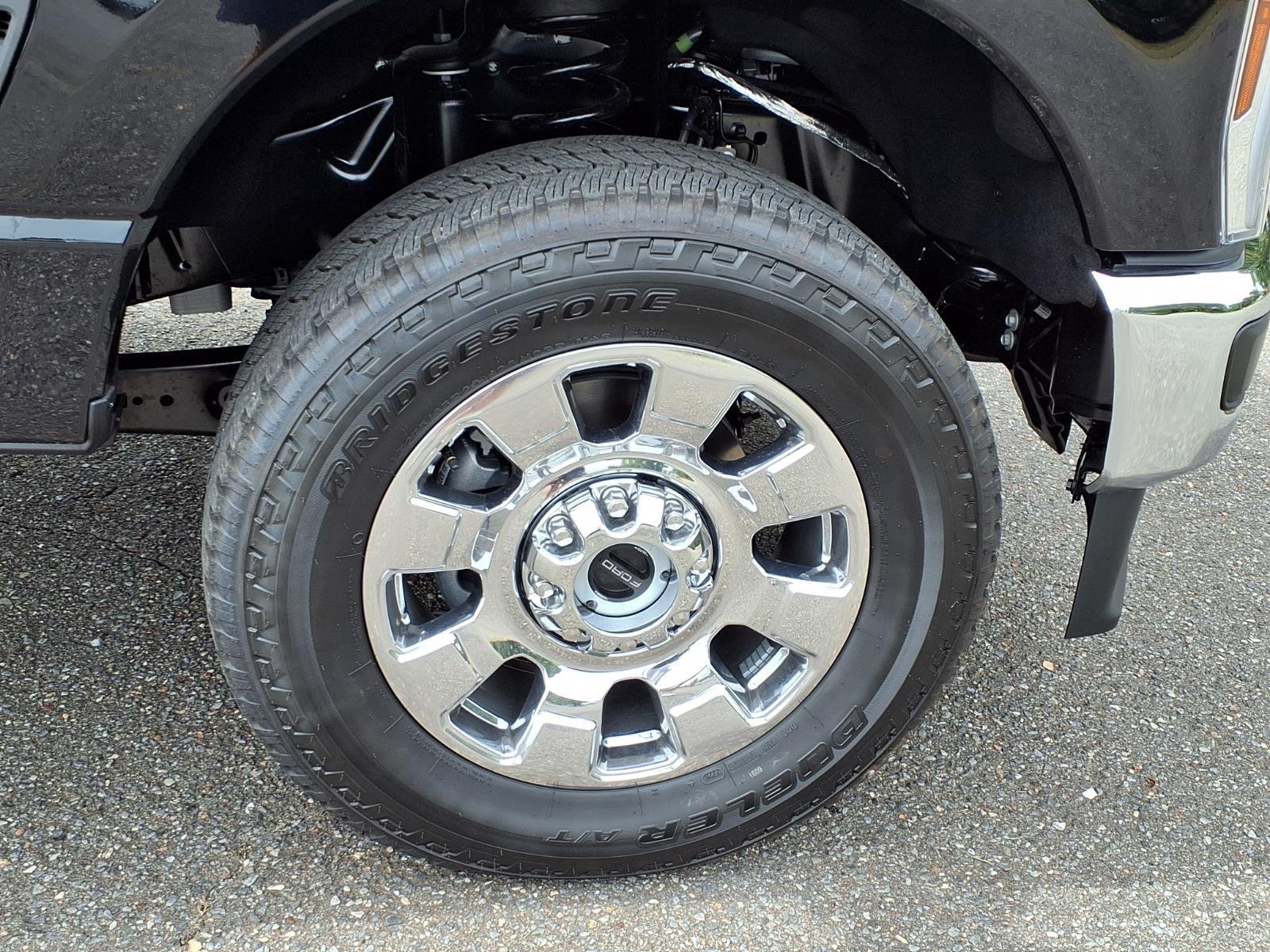 New 2026 Agate Black Metallic Ford F-250® Lariat® image 16