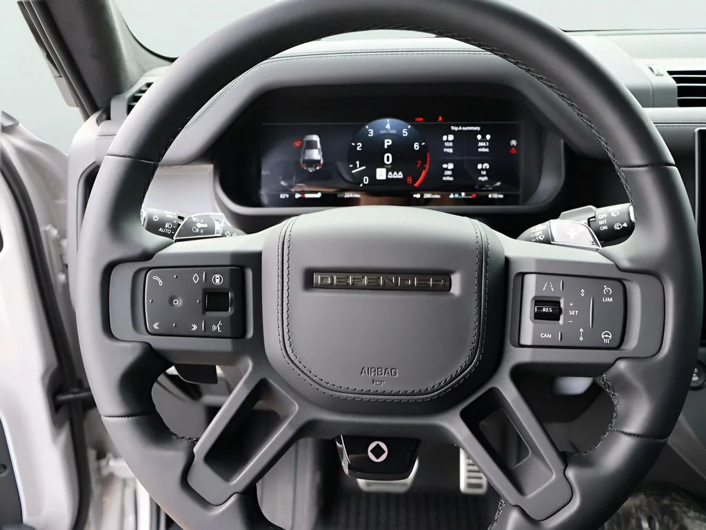 2026 Land Rover Defender OCTA - Photo 35