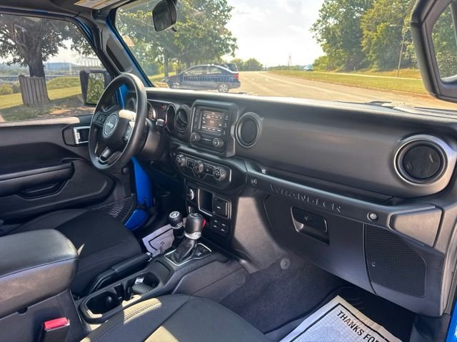Used 2021 Blue Jeep Sport image 11