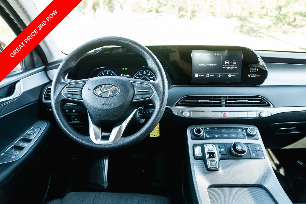 Used 2022 Abyss Black Hyundai SE image 13