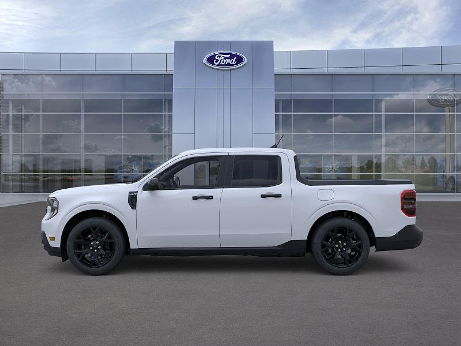New 2026 Space White Metallic Ford XLT image 3