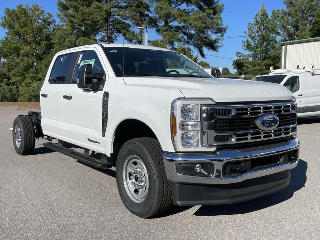 New 2026 Oxford White Ford F-350® XL image 1
