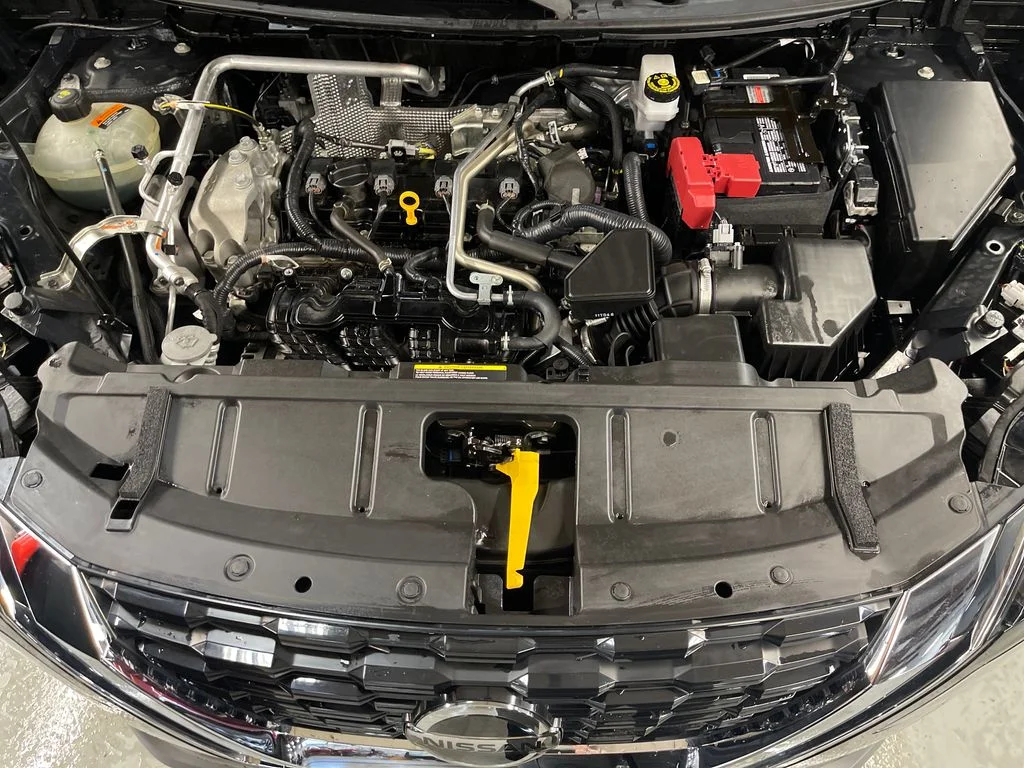 Used 2021 Black Nissan SL image 11