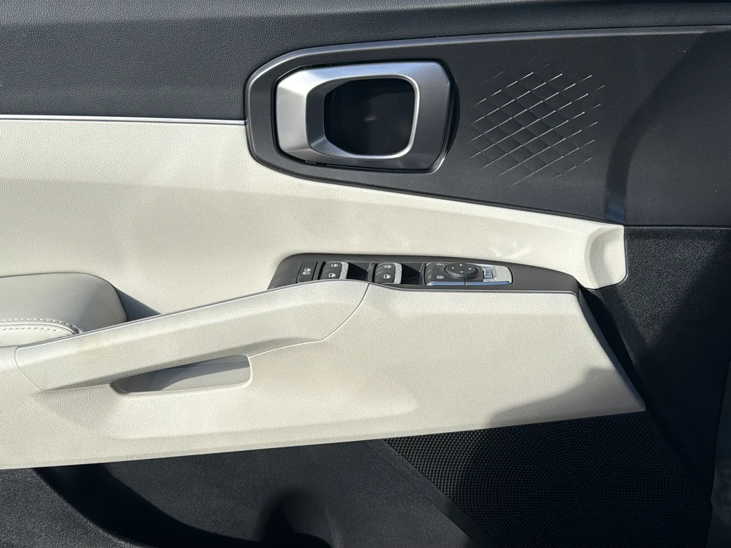 New 2026 Wolf Gray Kia S image 24