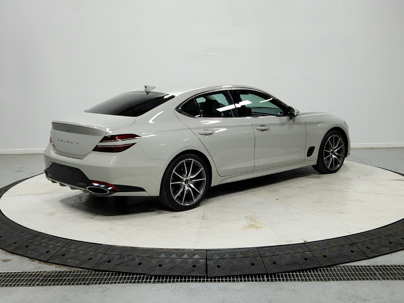 Used 2025 Gray Genesis 2.5T image 8
