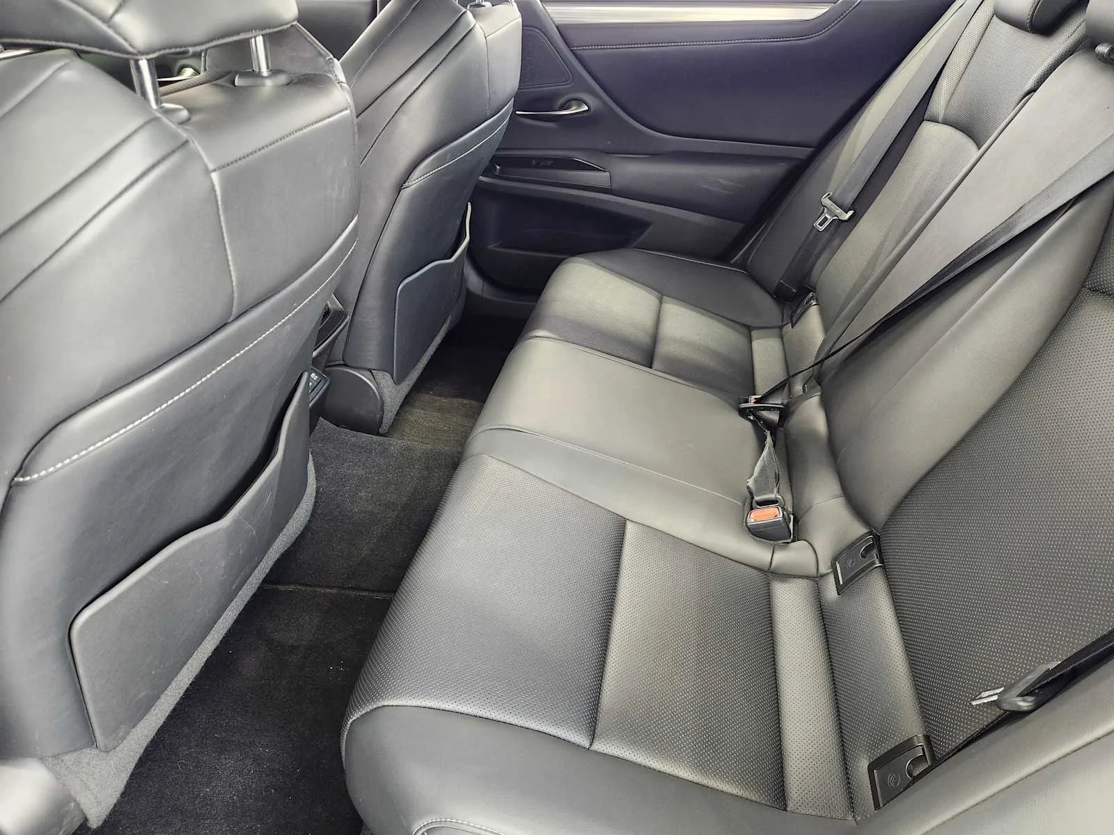 Used 2020 Ultrasonic Blue Mica 2.0 Lexus F SPORT image 27