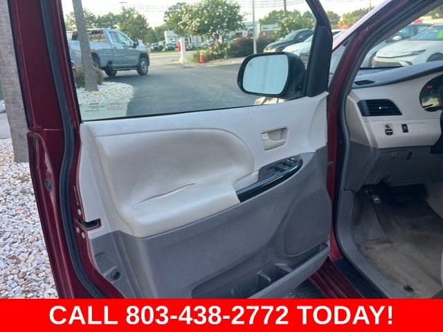 Used 2014 Red Toyota LE image 5
