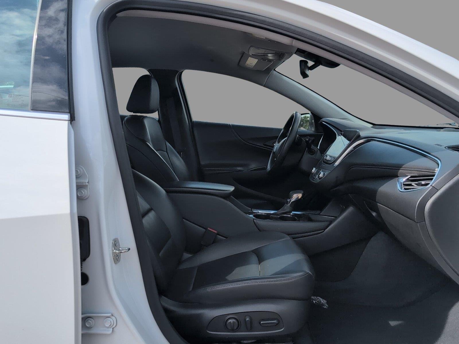 Used 2024 Summit White Chevrolet 2LT image 17