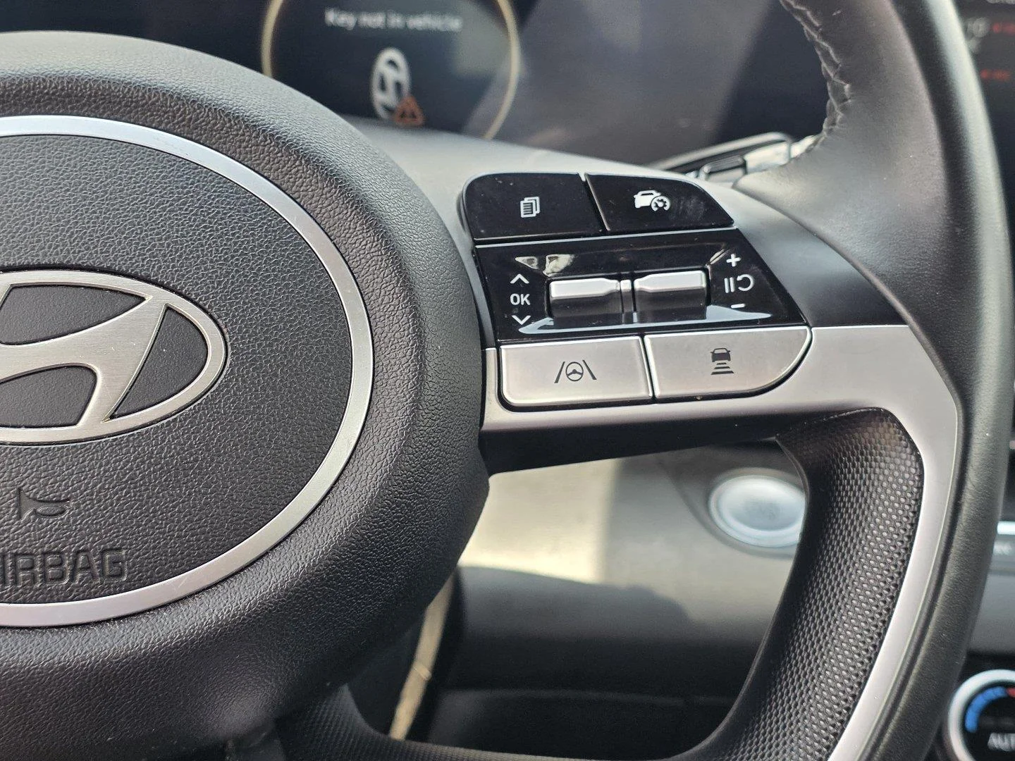 Used 2025 Intense Blue Hyundai SEL Convenience image 14