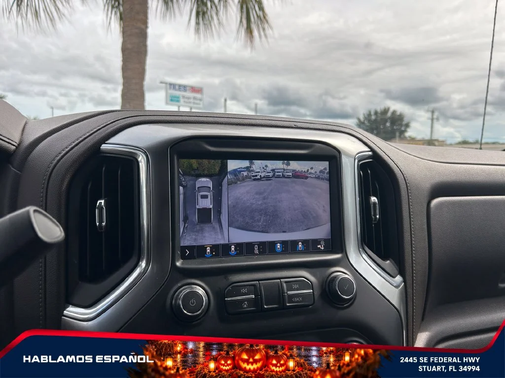 Used 2019 IRIDESCENT PEARL TRICOAT Chevrolet LTZ image 32