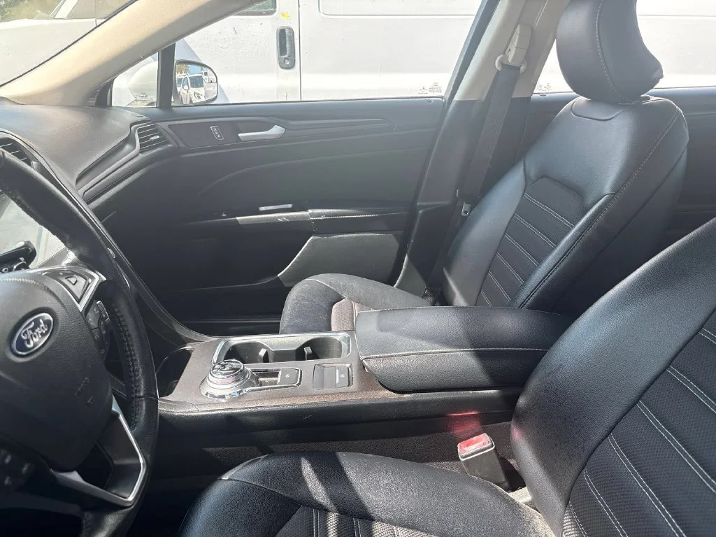 Used 2018 White Ford SE image 2