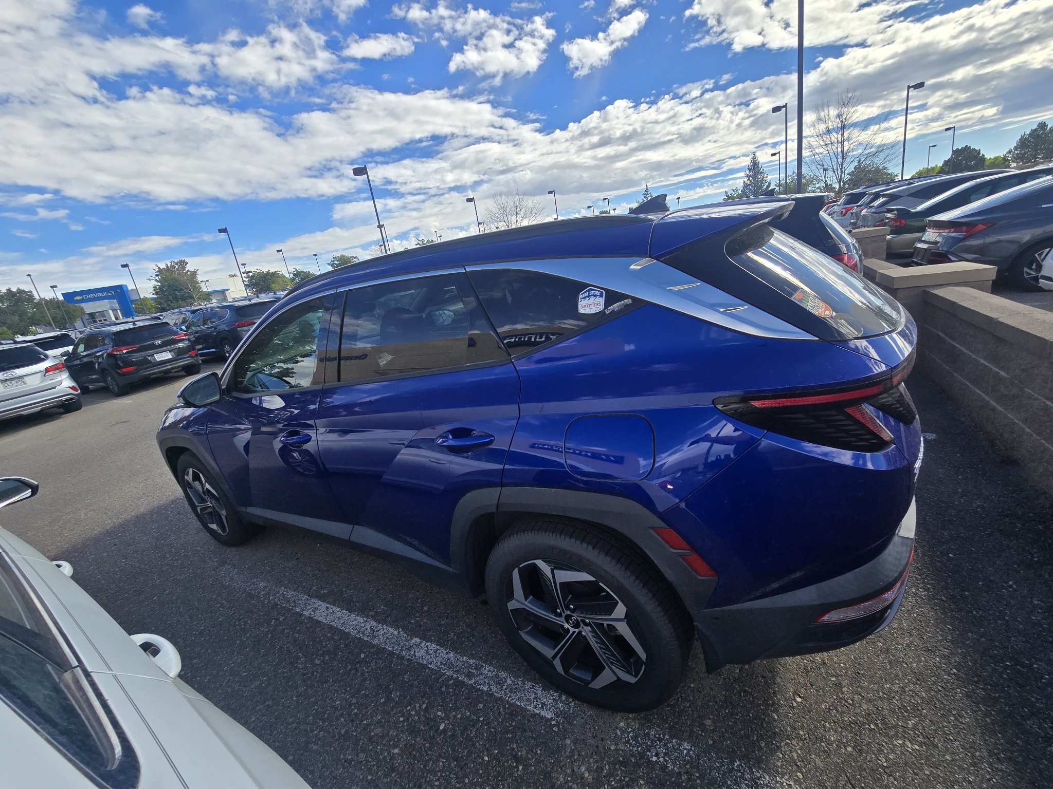 Used 2022 Intense Blue Hyundai Limited image 2