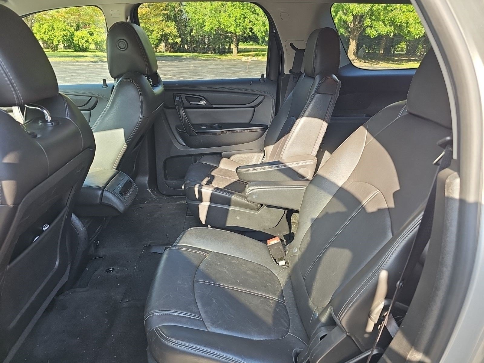 Used 2017 Quicksilver Metallic GMC Limited image 16