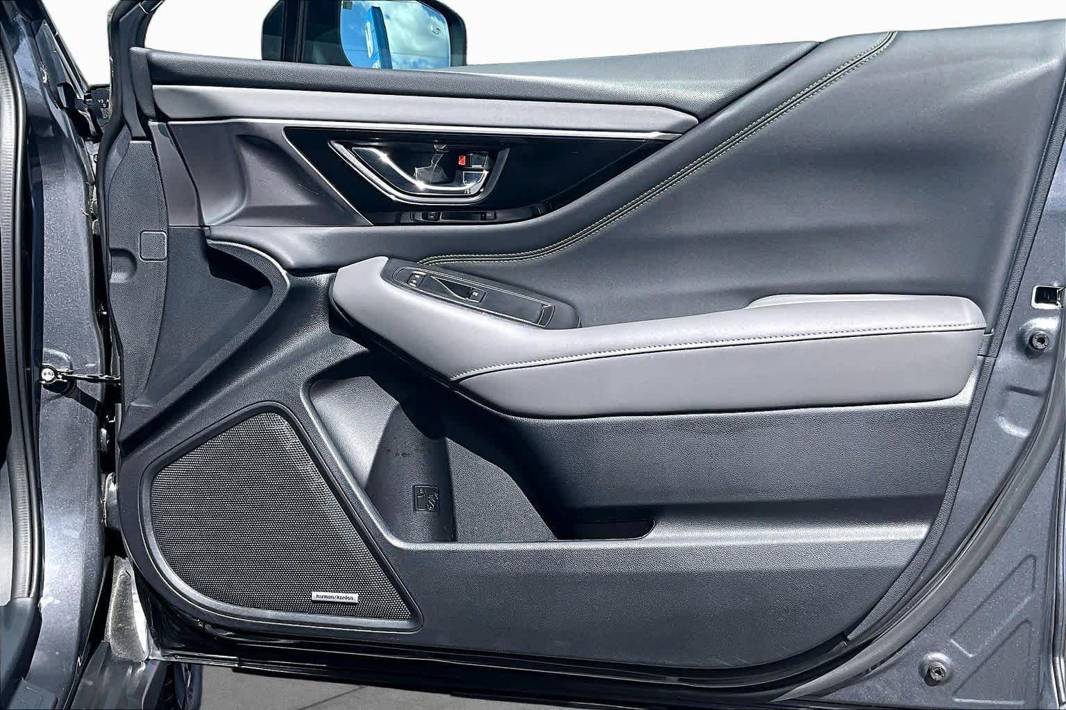 Used 2025 Magnetite Gray Metallic Subaru Onyx Edition XT image 22