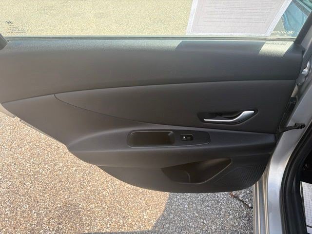 Used 2023 Shimmering Silver Pearl Hyundai SEL image 14