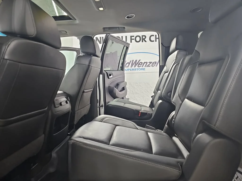 Used 2018 SUMMIT WHITE Chevrolet LT image 19