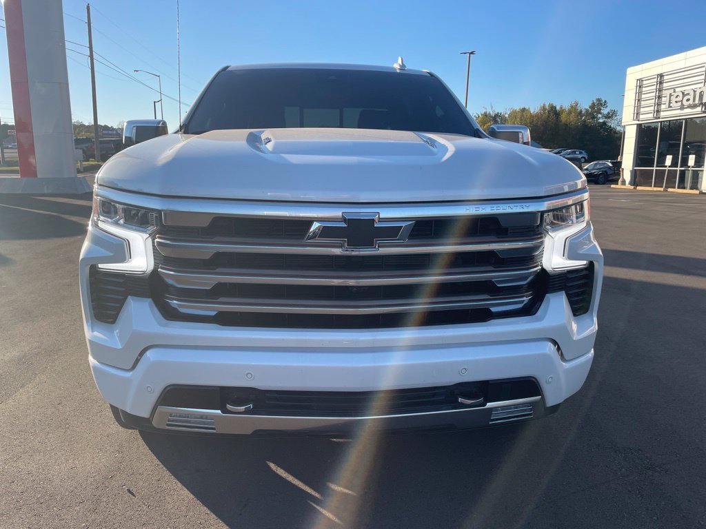 Used 2022 Beige Chevrolet High Country image 6