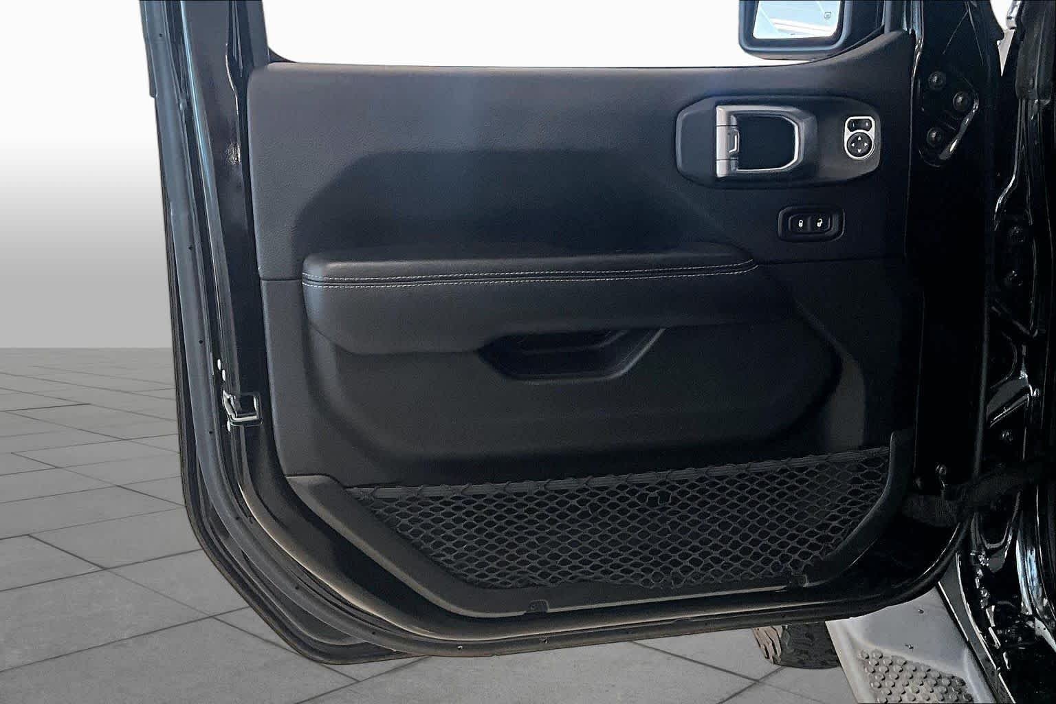 Used 2018 Black Clear Coat Jeep Sahara image 20