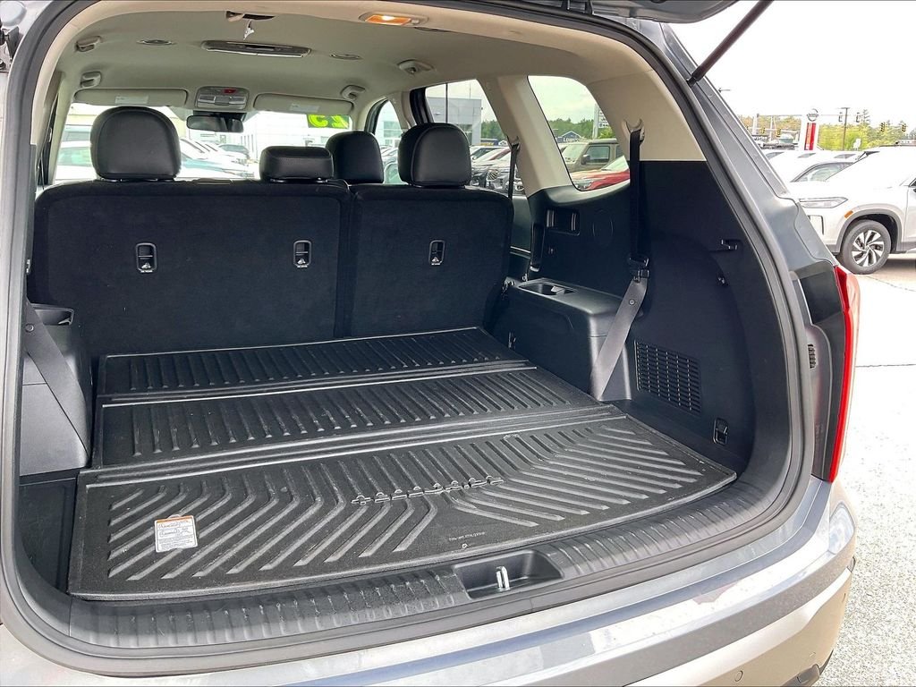 Used 2025 Everlasting Silver Kia LX image 34