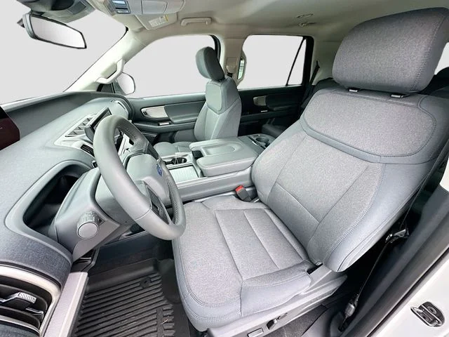 New 2026 Oxford White Ford Active image 15