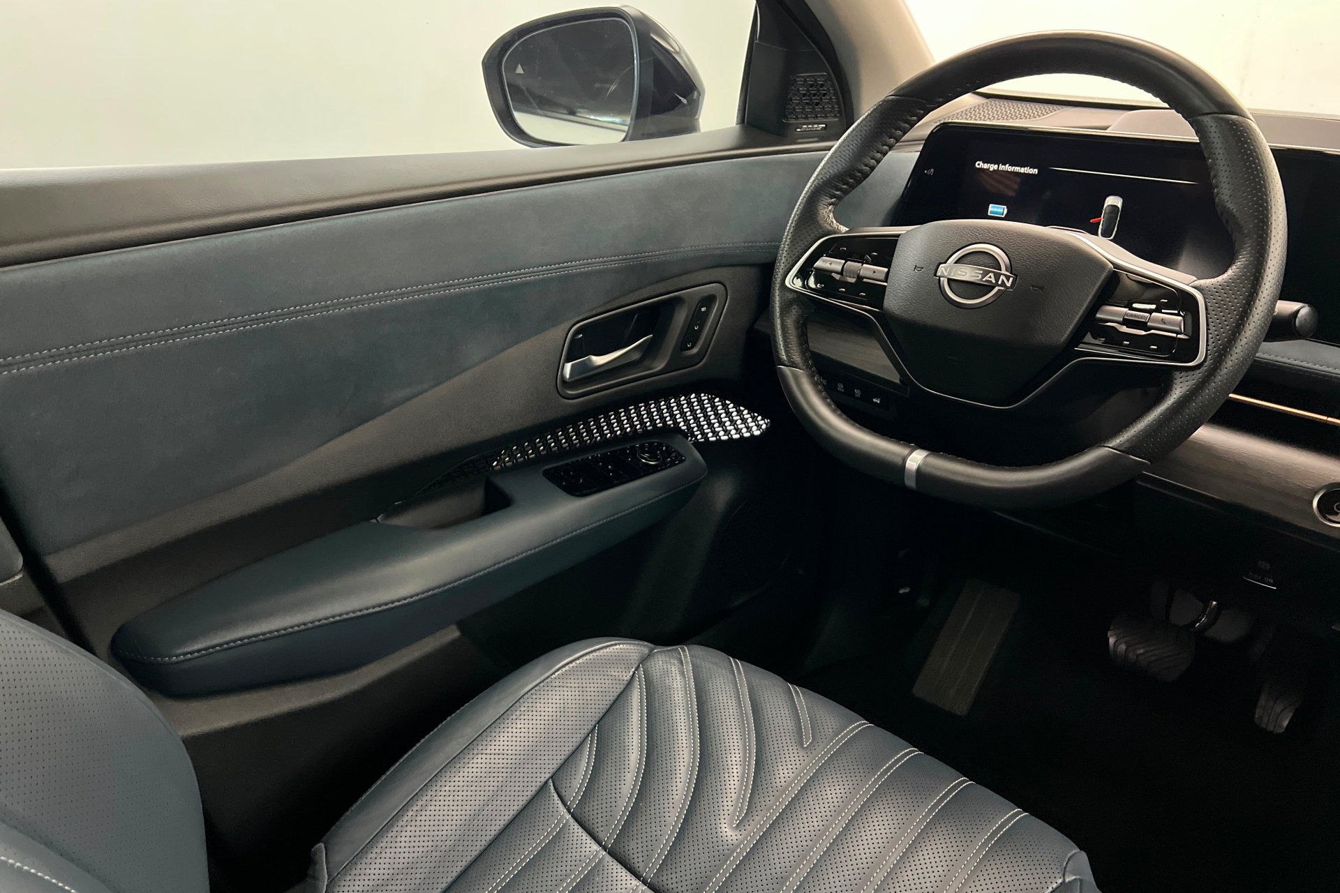2023 Nissan Ariya Platinum+ - Photo 12