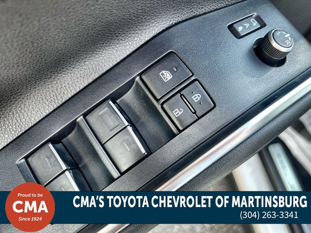 Used 2023 Wind Chill Pearl Toyota Limited image 15