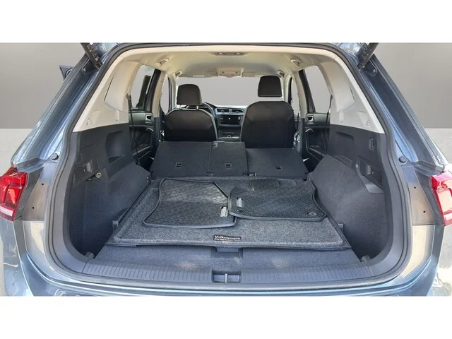 Used 2024 Platinum Gray Metallic Volkswagen 2.0T SE image 38