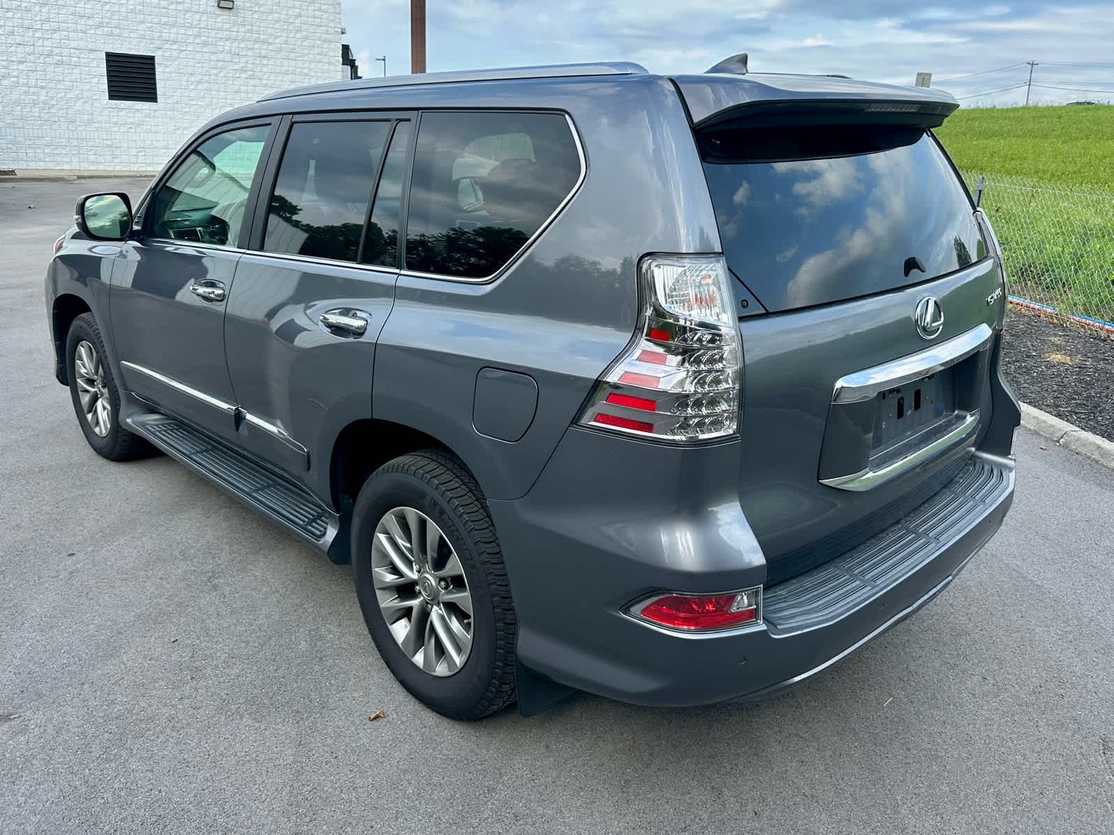 Used 2017 Nebula Gray Pearl Lexus Luxury image 7