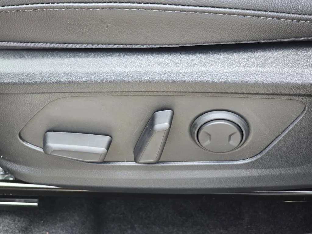 New 2026 Silver Hyundai SEL image 17