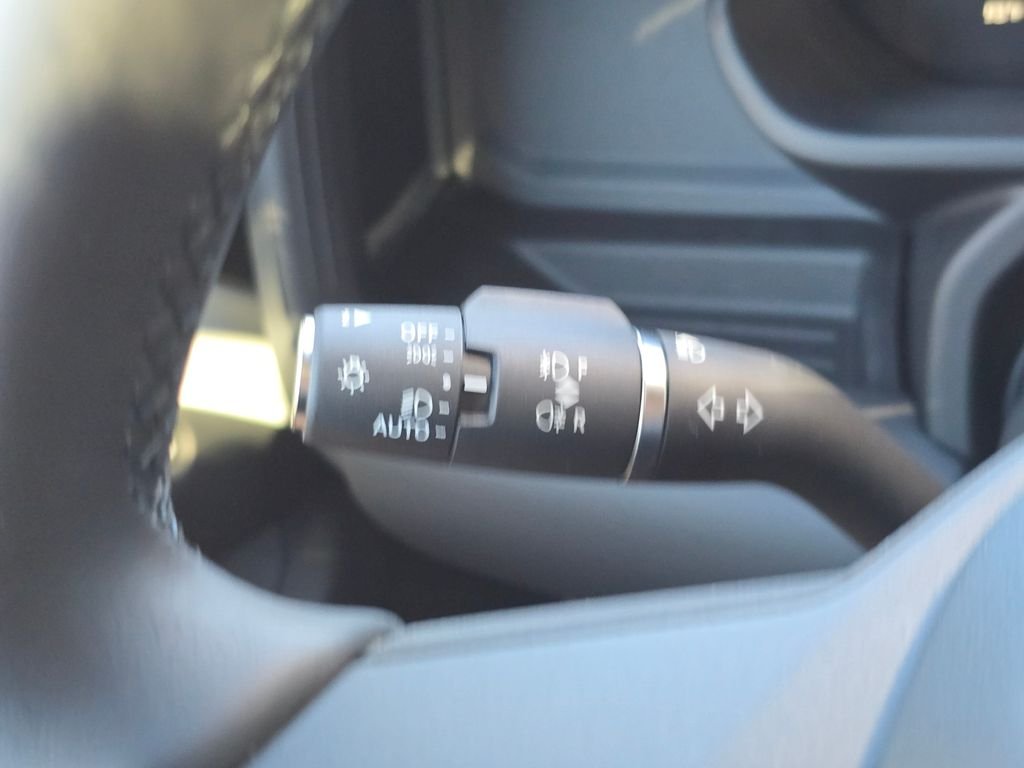 New 2026 Fuji White LAND ROVER X-Dynamic SE image 28