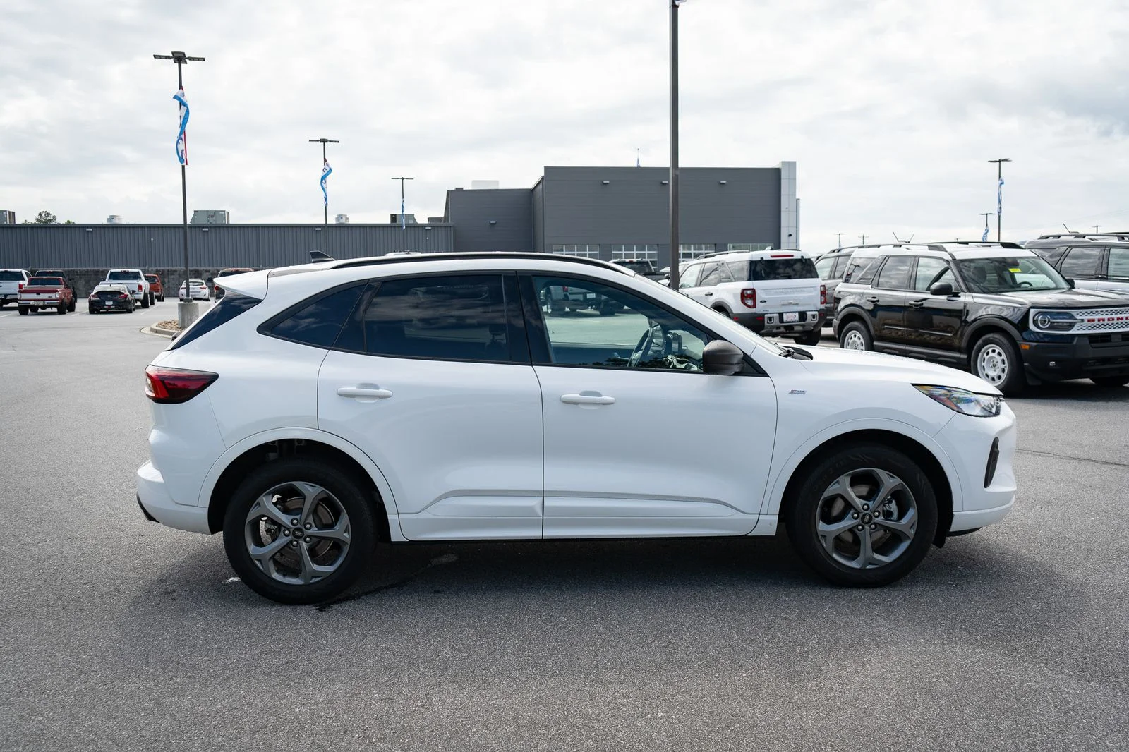 Used 2023 Oxford White Ford ST-Line image 11