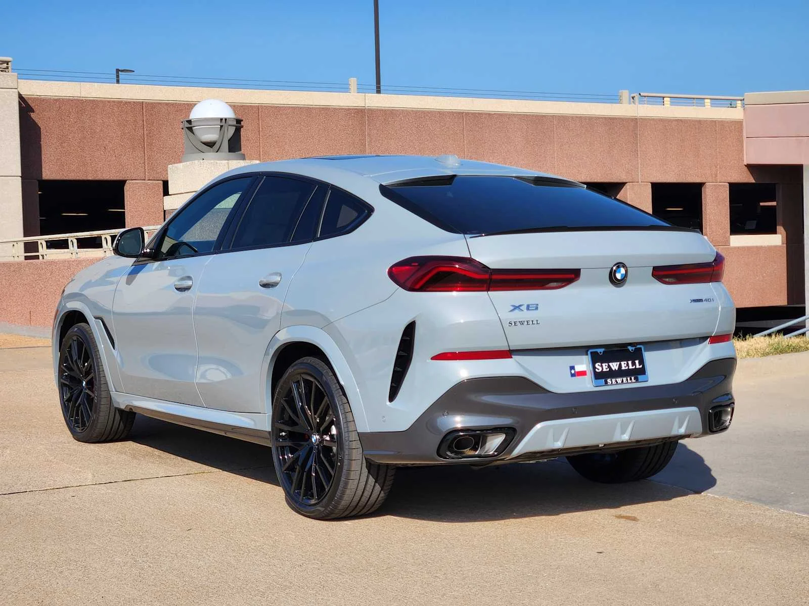 New 2027 Brooklyn Grey Metallic BMW xDrive40i image 3