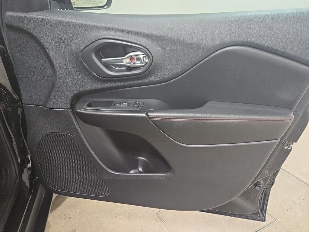2020 Jeep Cherokee Trailhawk - Photo 25