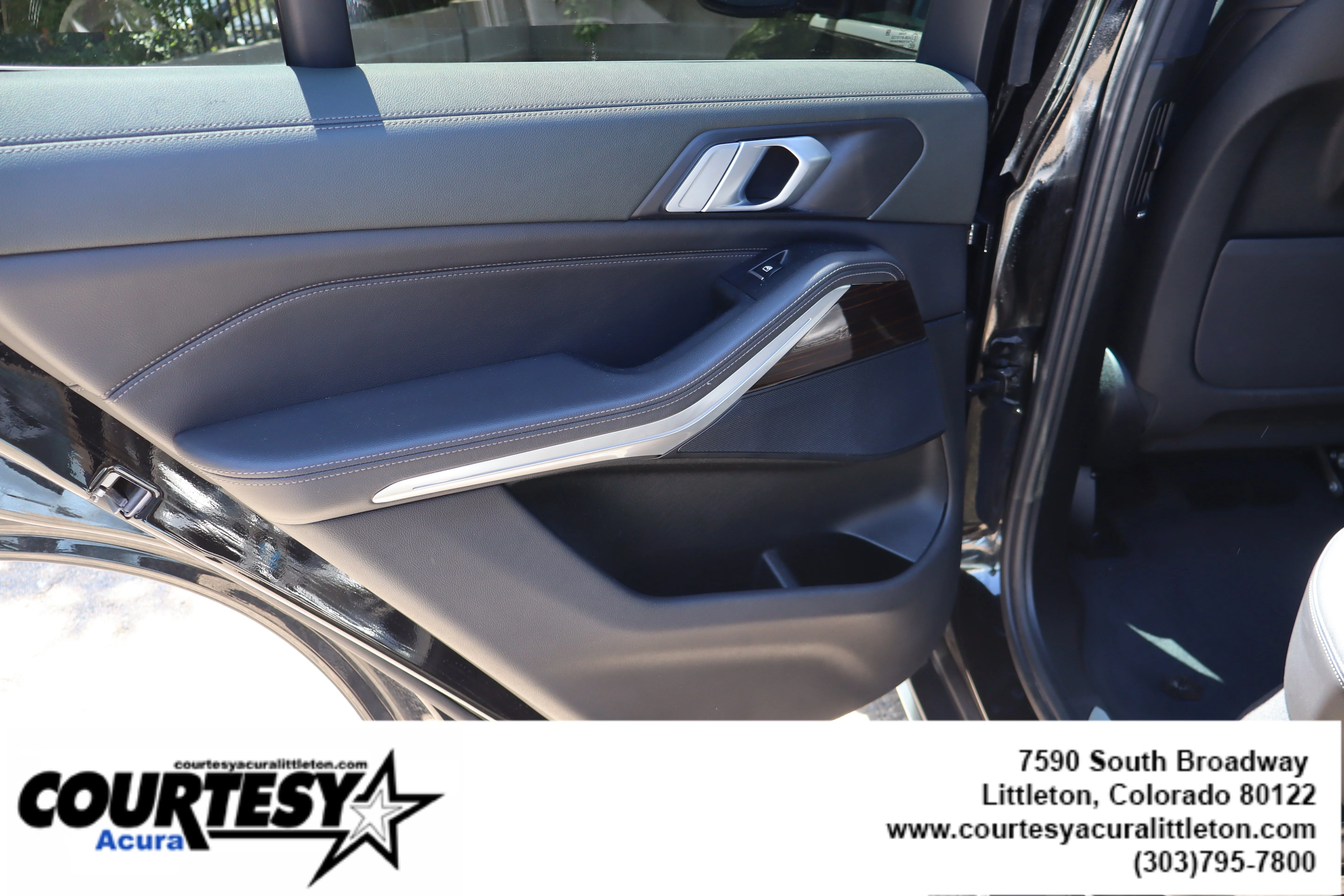 Used 2020 Jet Black BMW xDrive40i image 28