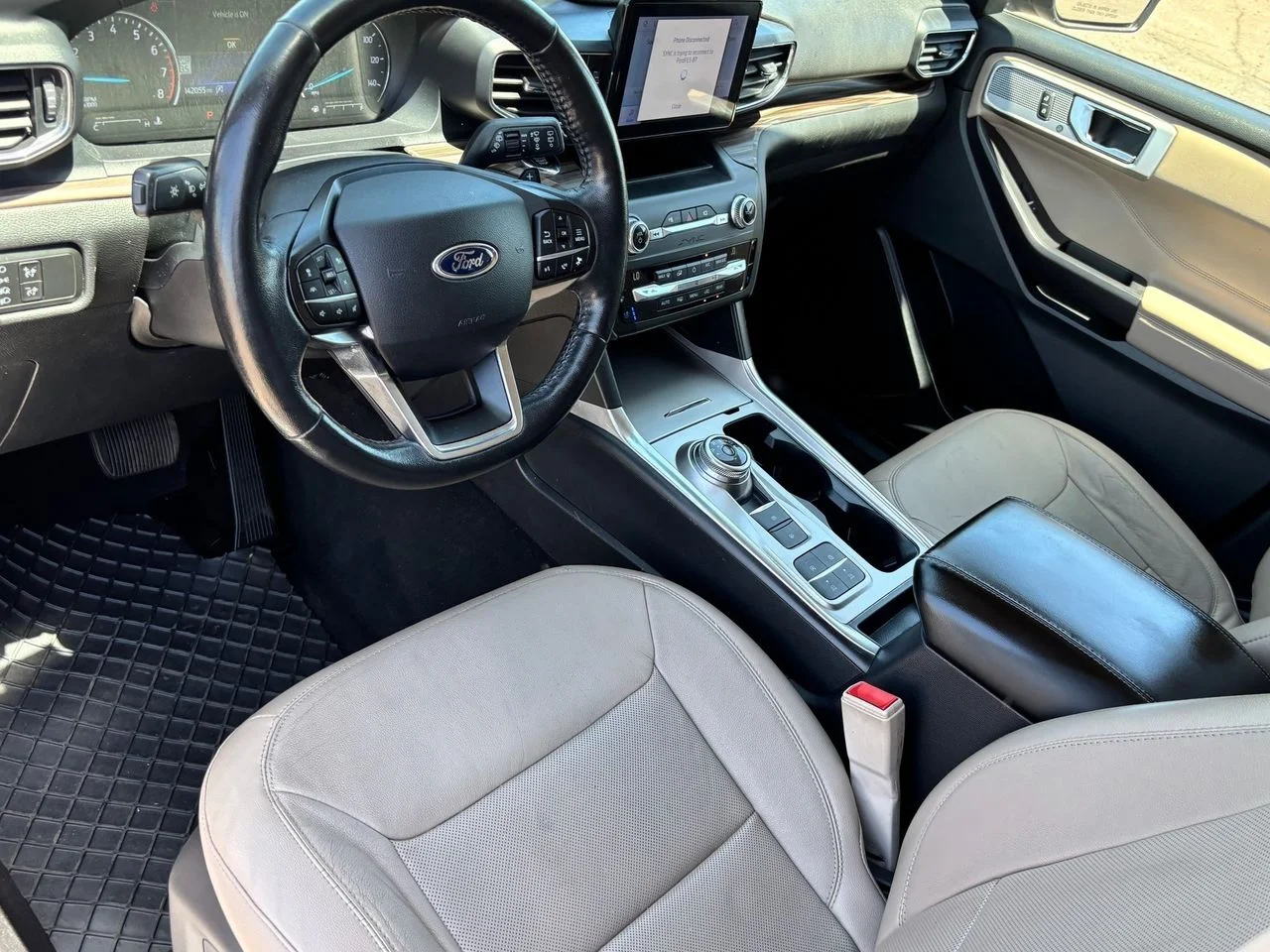 Used 2020 Magnetic Ford Limited image 16