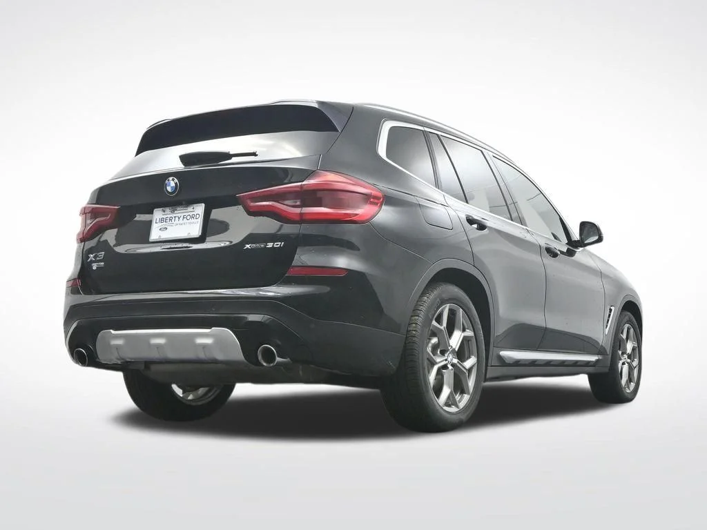 Used 2021 Black BMW xDrive30i image 36