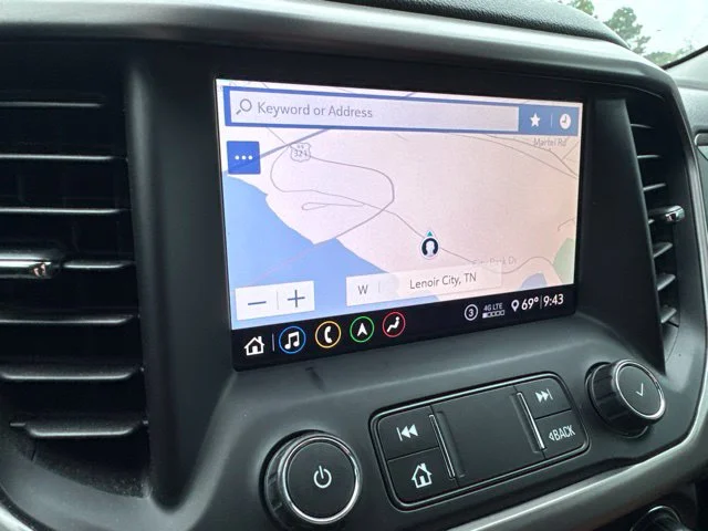 Used 2020 Silver GMC AT4 image 22