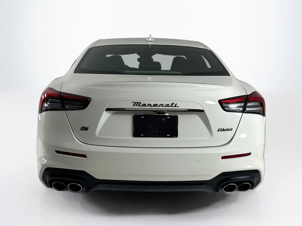 Used 2024 Bianco Maserati Modena image 4