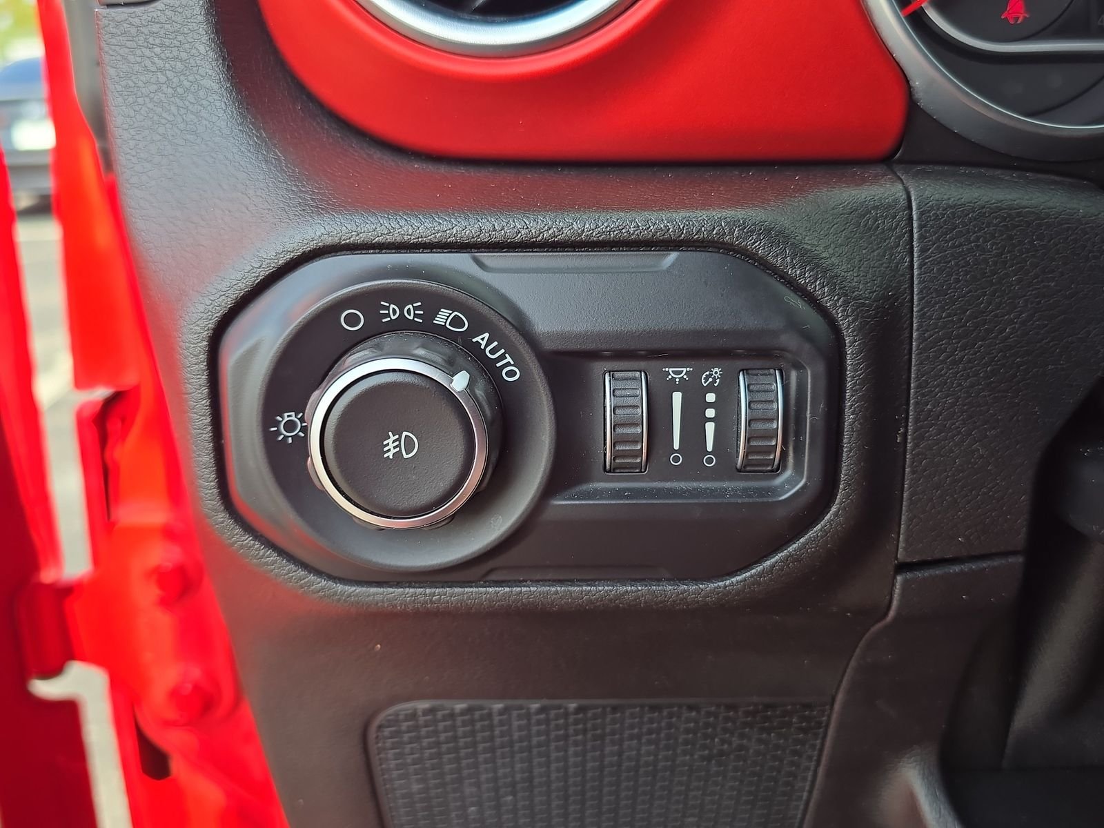 Used 2018 Red Jeep Unlimited Rubicon image 22