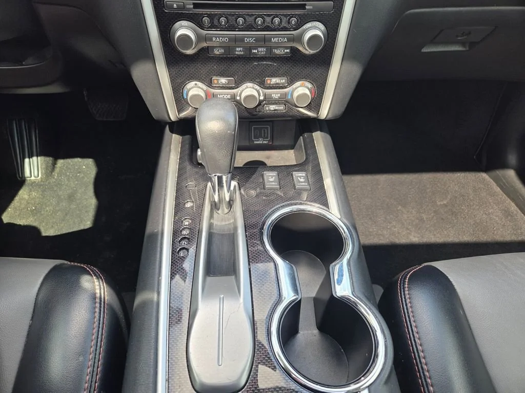 Used 2020 Pearl White Tricoat Nissan SL image 16