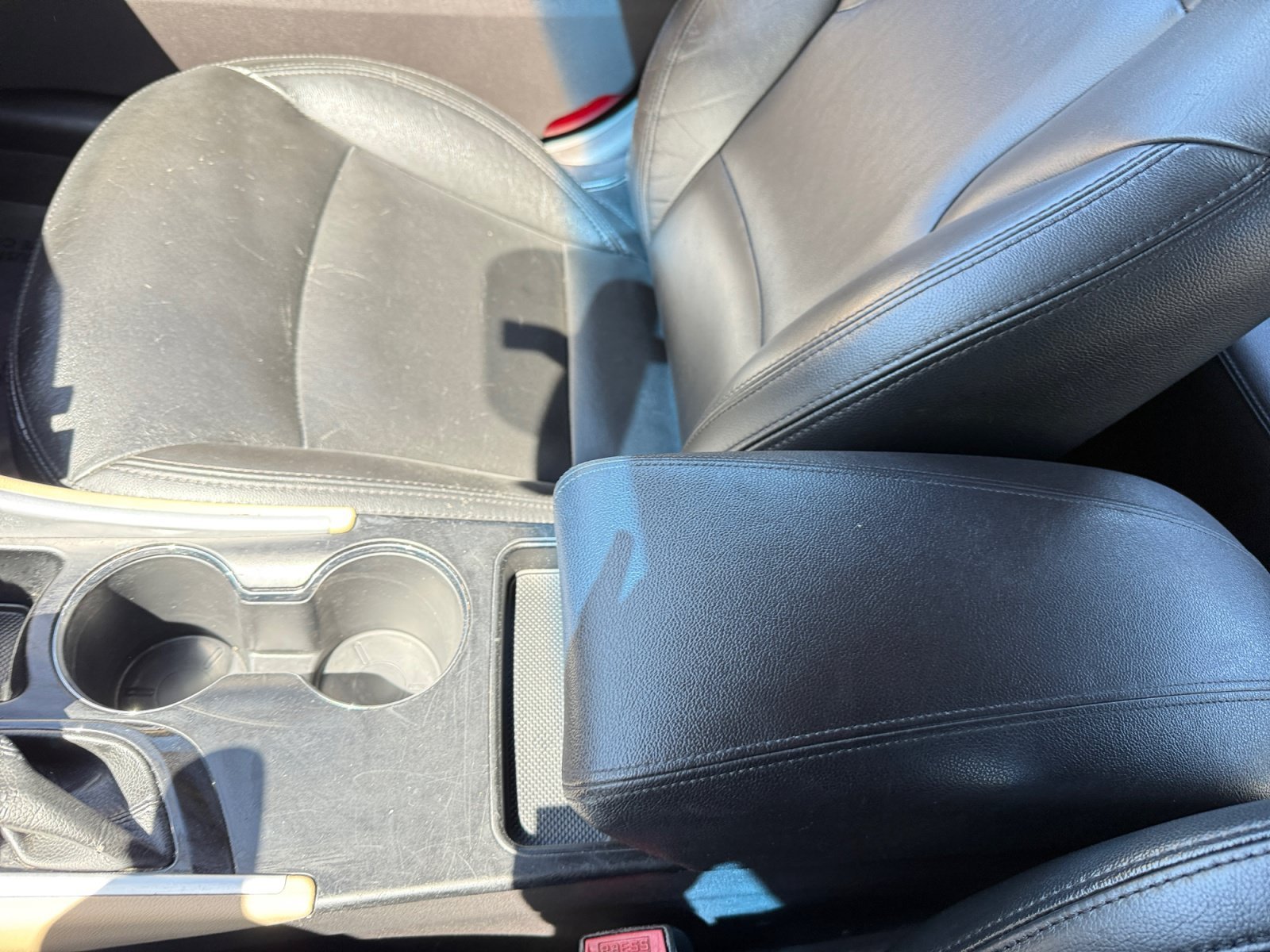 Used 2013 Shimmering White Mica Hyundai GLS image 14