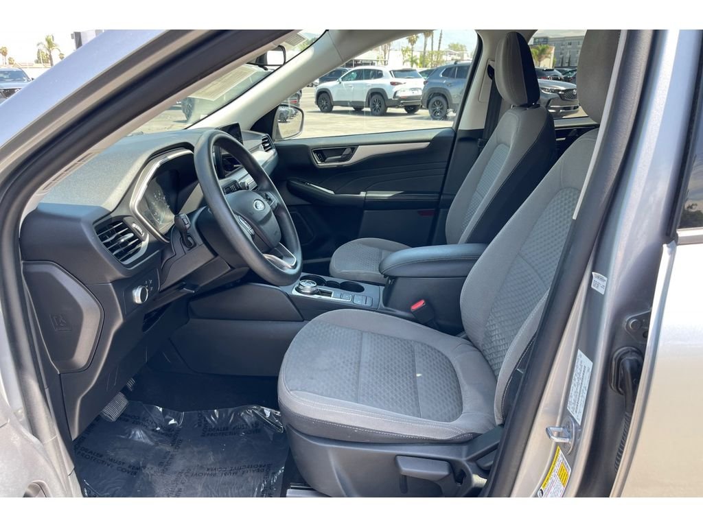 Used 2022 ICONIC SILVER Ford SE image 11