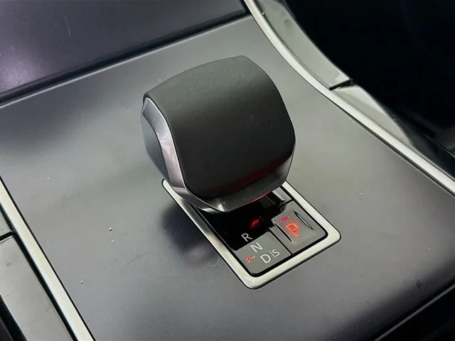 Used 2026 Black Land Rover Dynamic SE image 19