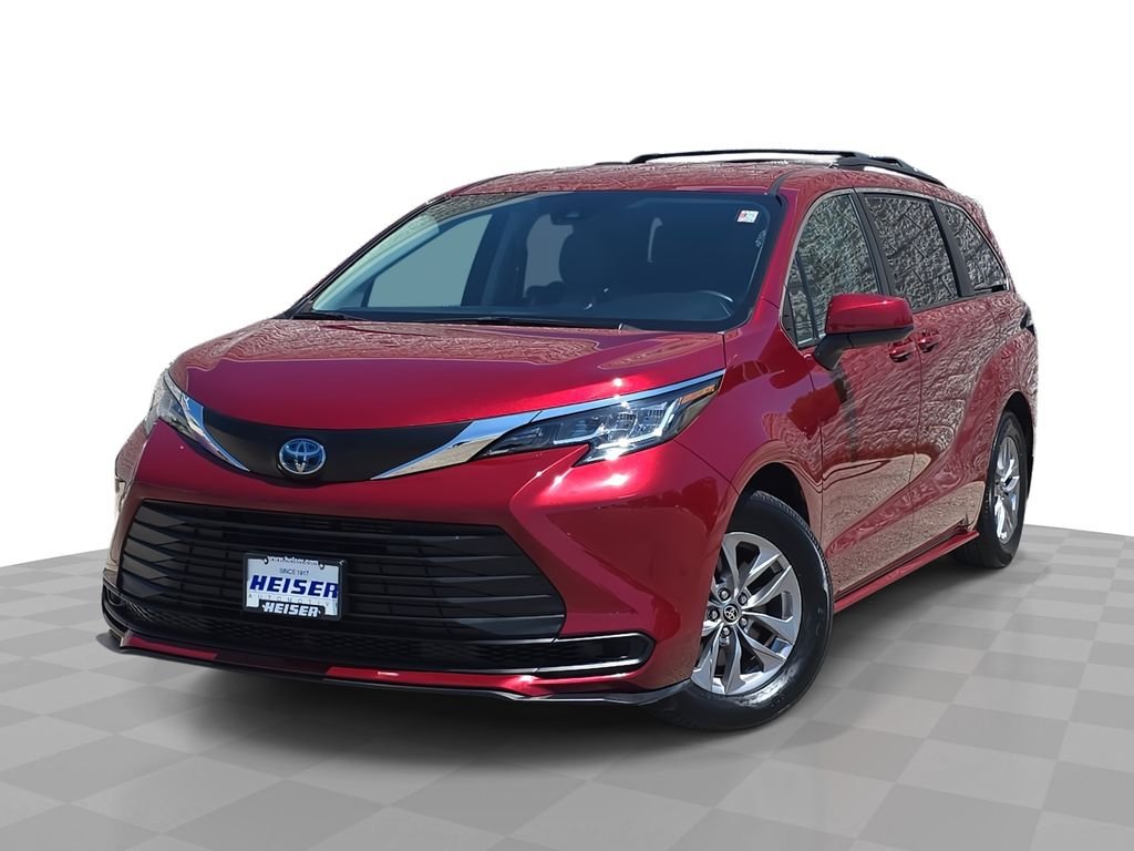 2022 Toyota Sienna LE 8-Passenger Hybrid AWD's photo
