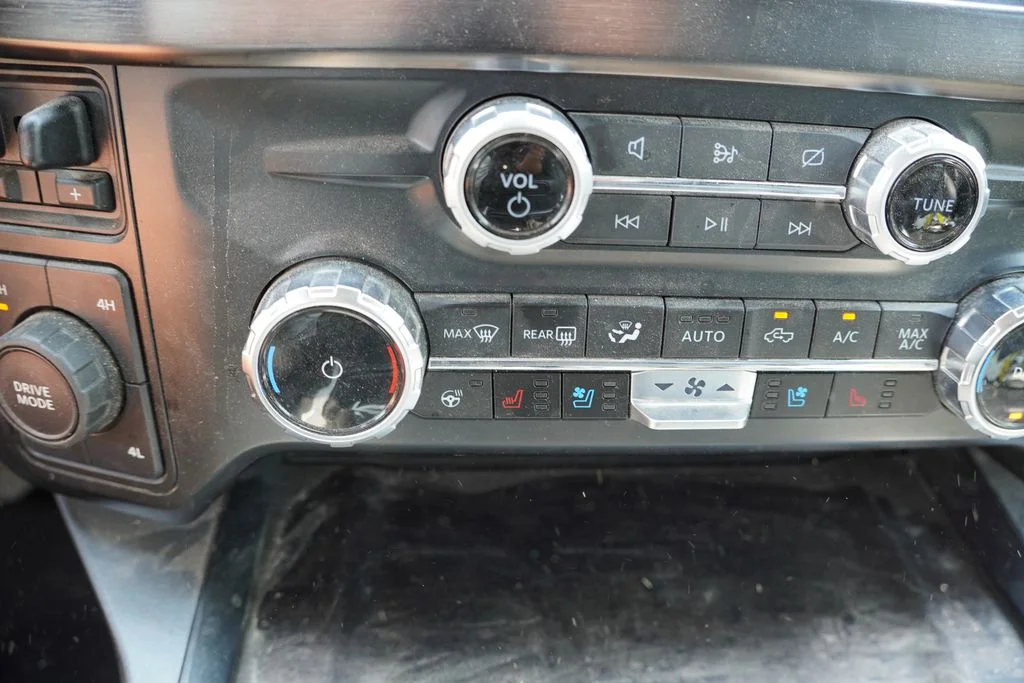 Used 2023 Azure Gray Metallic Ford Lariat image 6