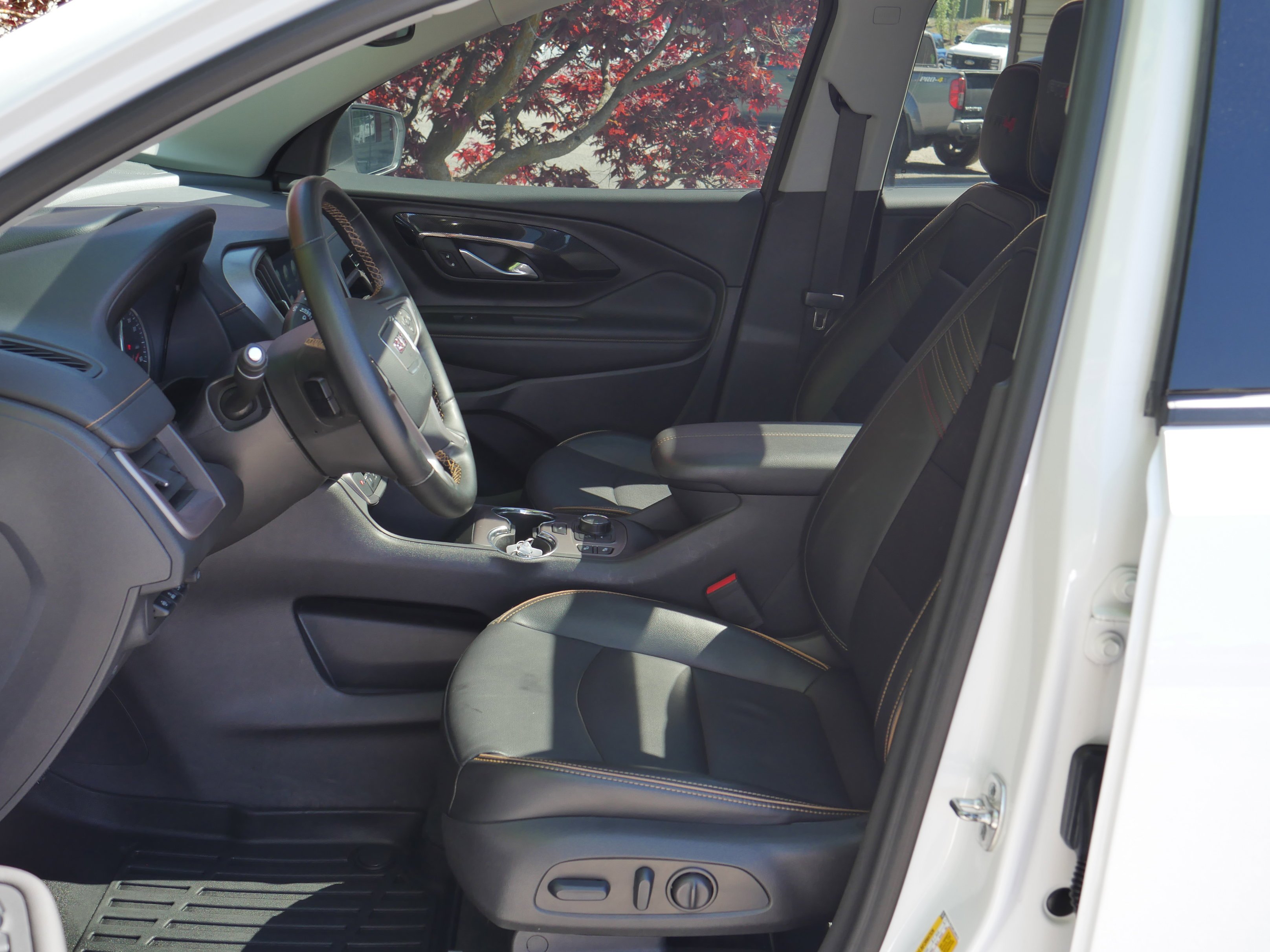 Used 2024 Summit White GMC AT4 image 3
