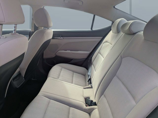 Used 2017 Scarlet Red Hyundai SE image 12