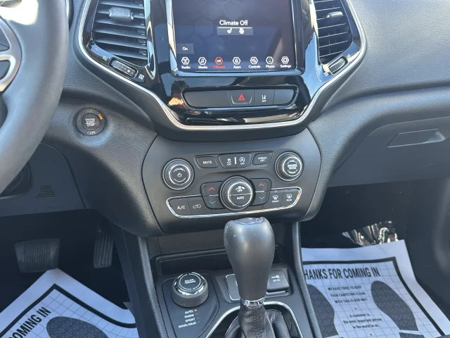 Used 2022 Gray Jeep Limited image 21